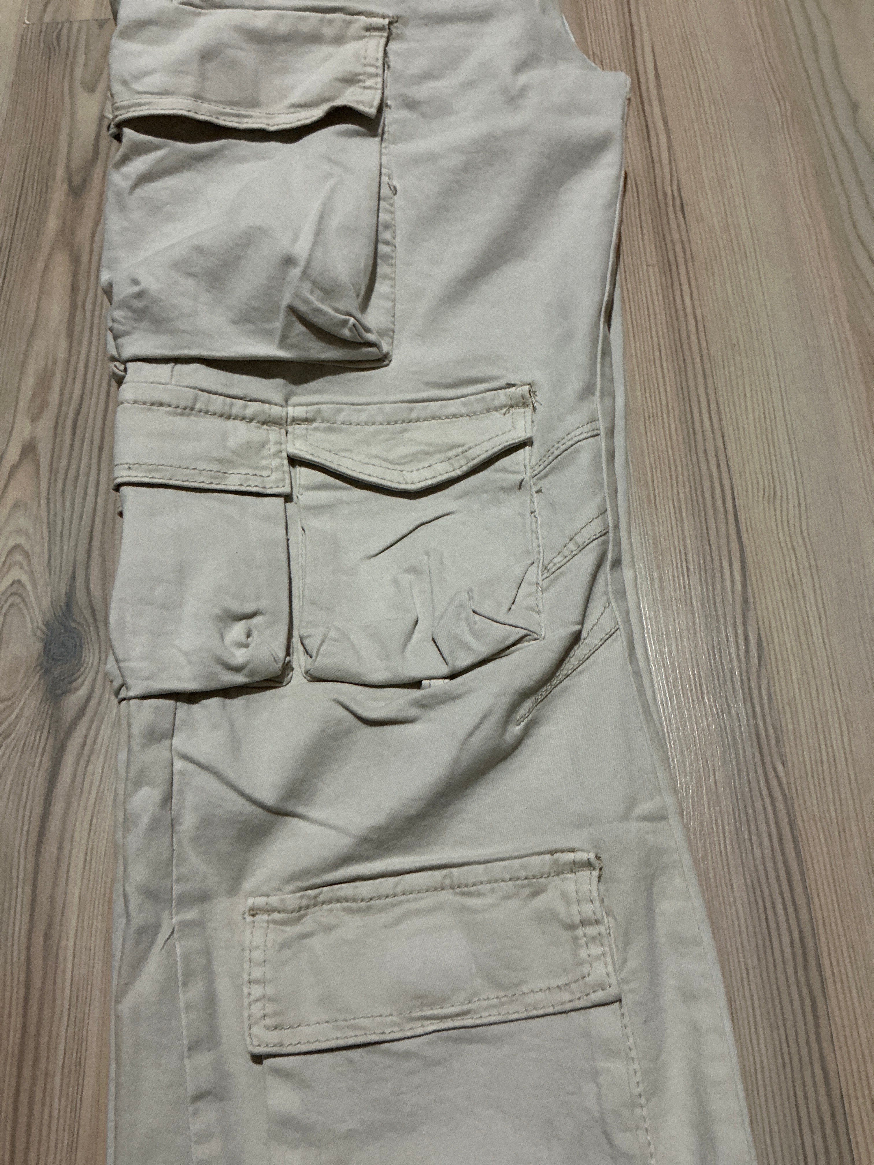 Pantalón triple cargo