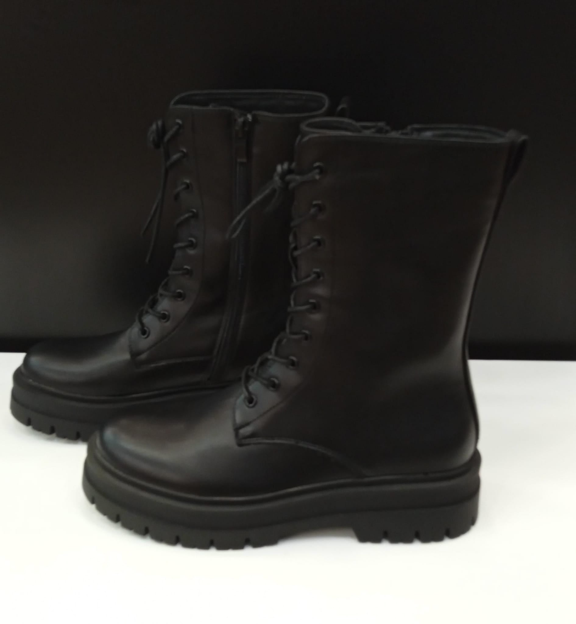 Bota militar baja
