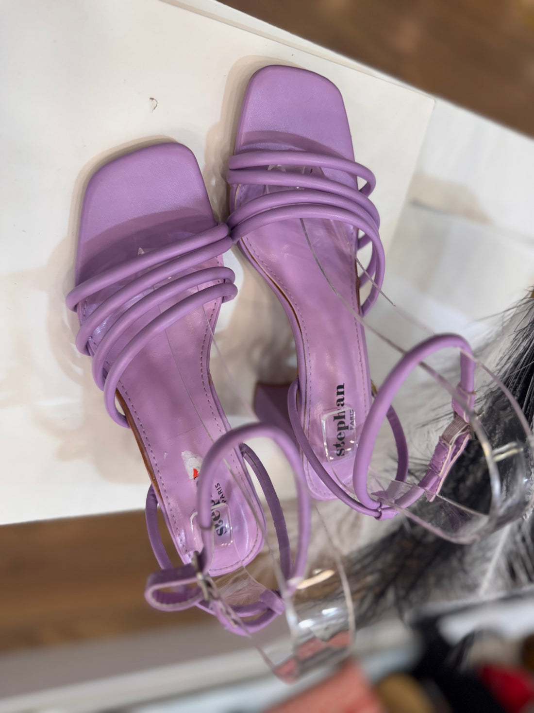 Tacón morado bajo