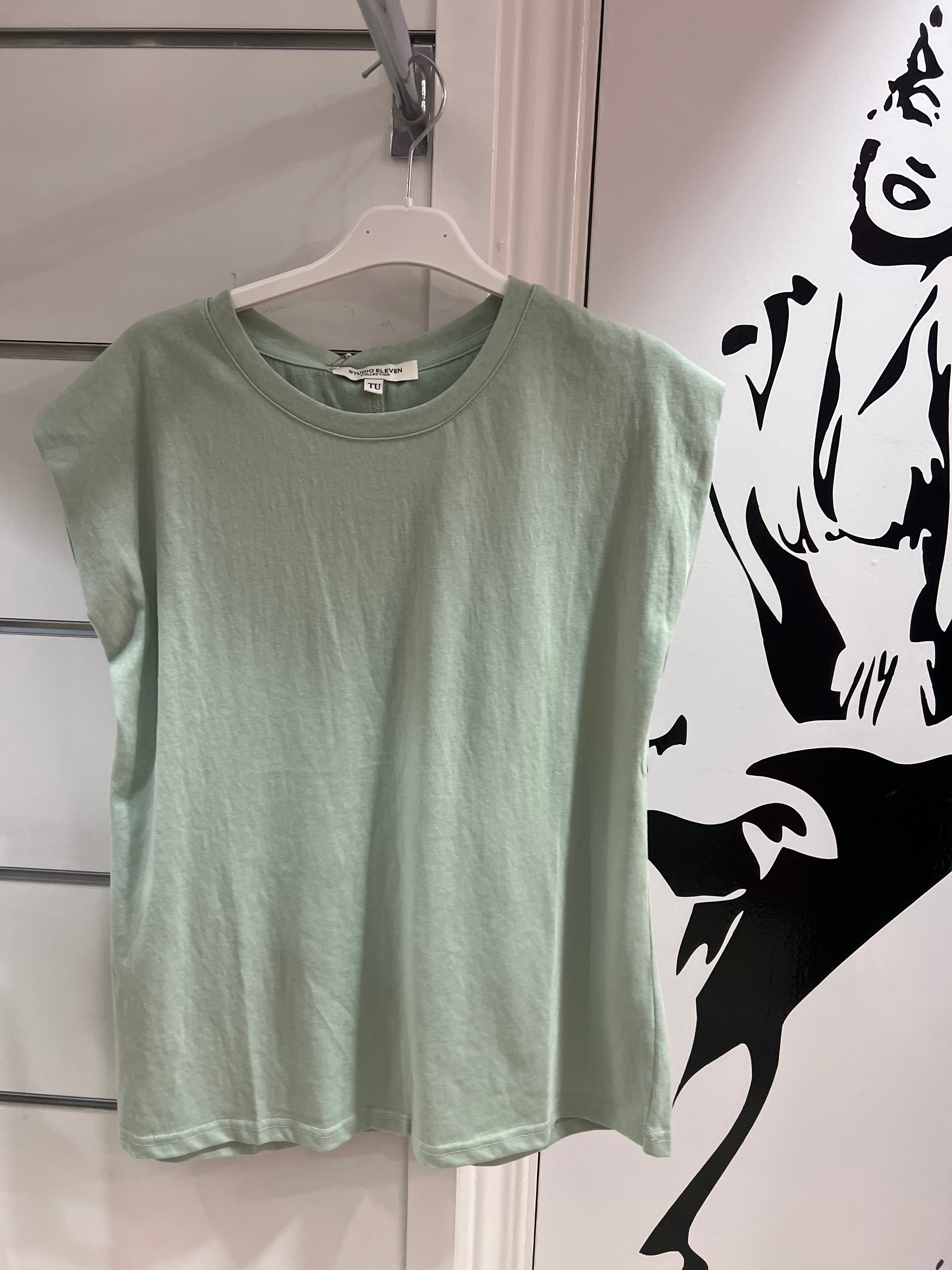 Camiseta hombros