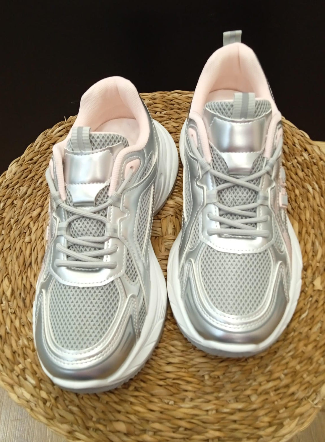 Tenis neun