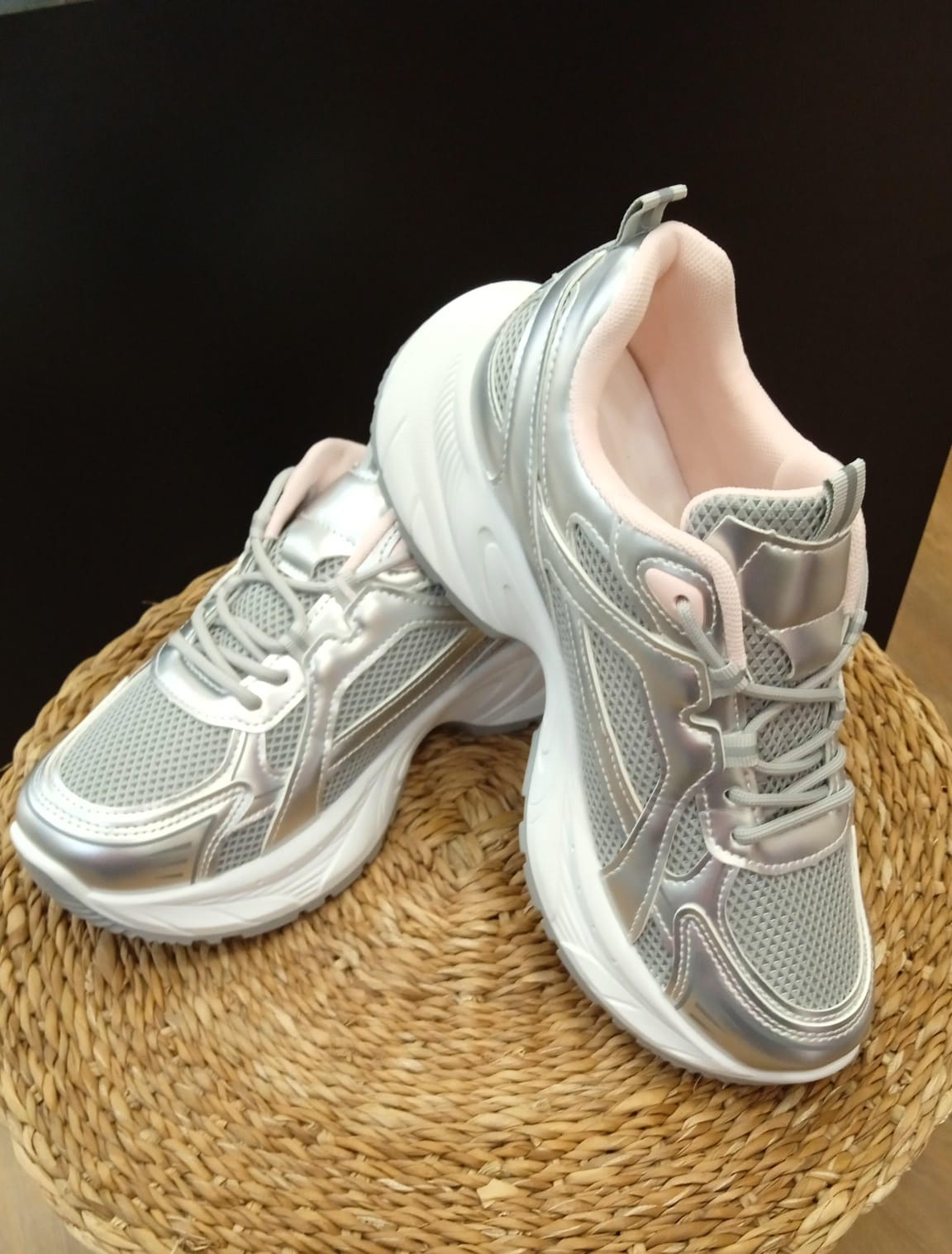 Tenis neun