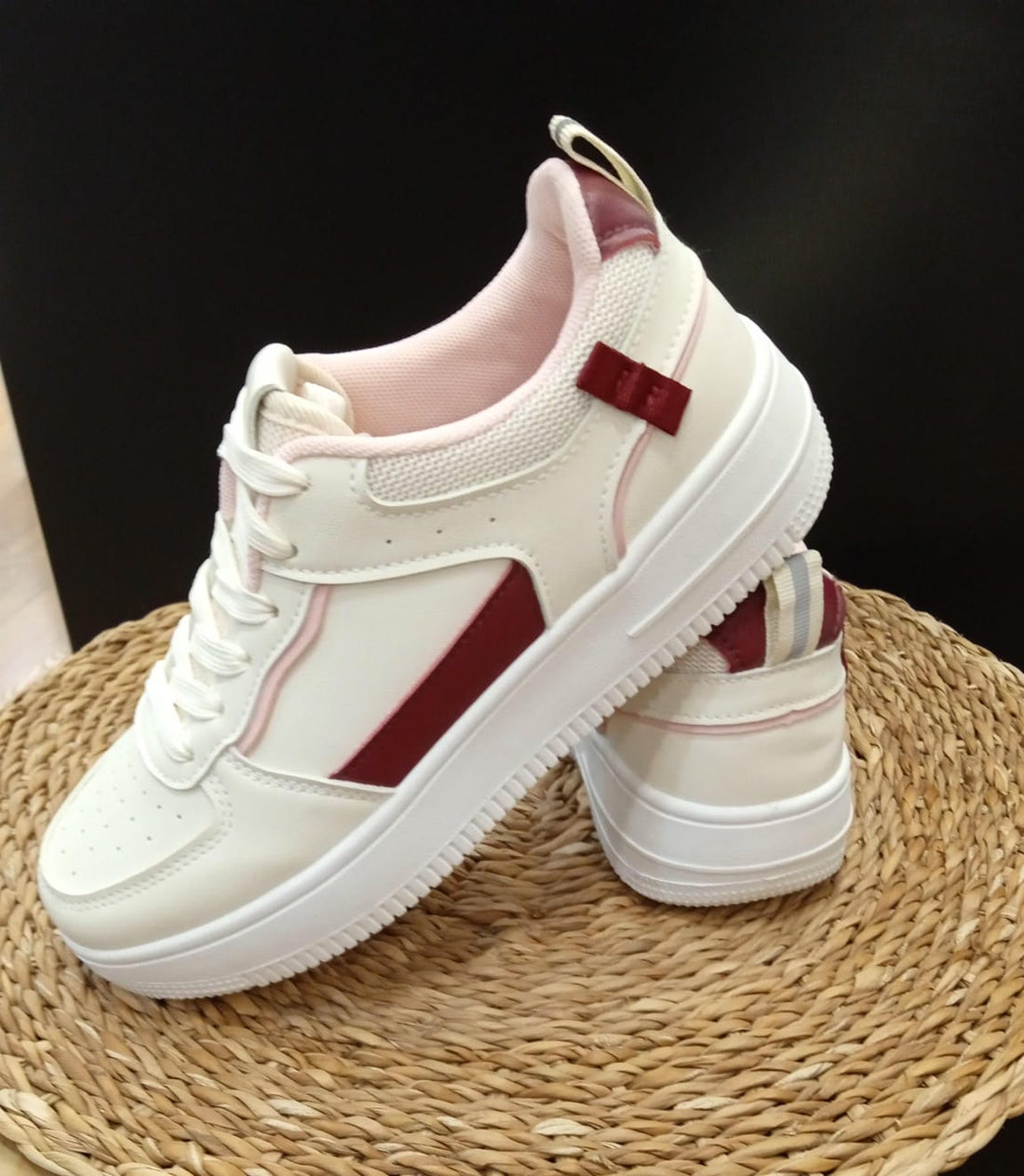 Tenis Ema