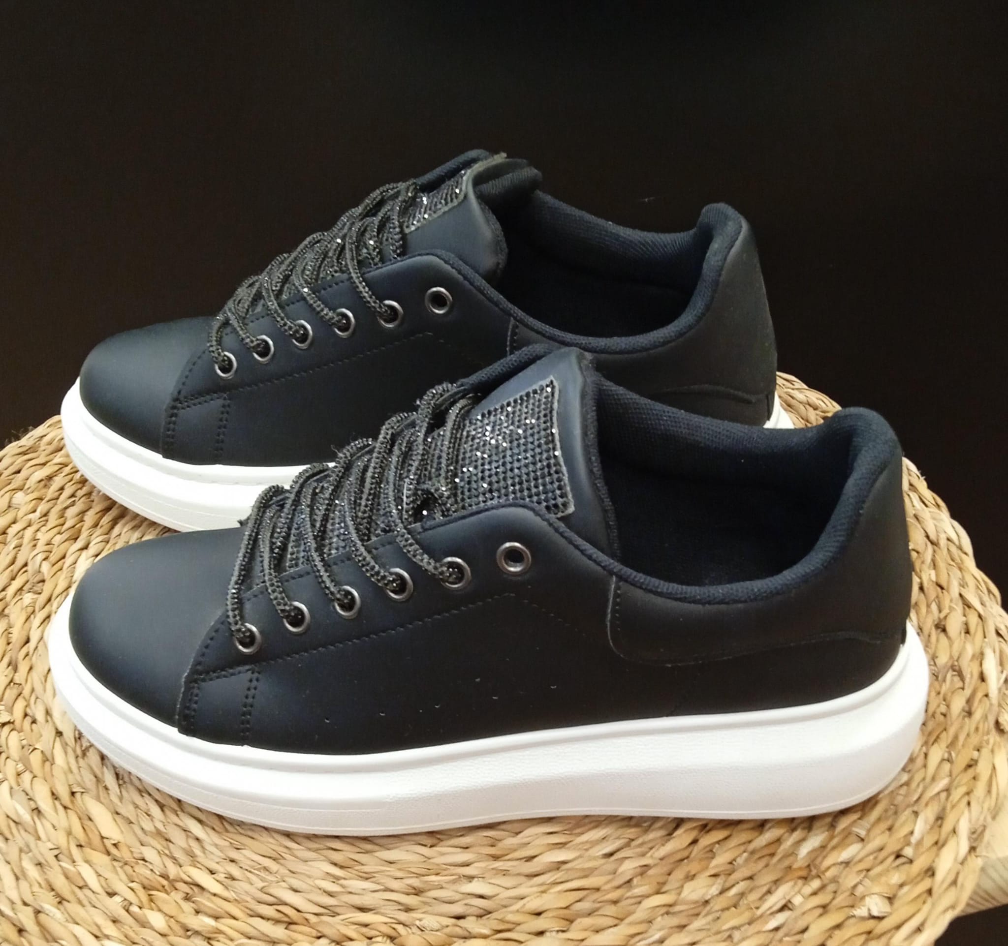 Tenis tauro