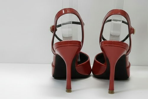 Tacón charol tira brillo