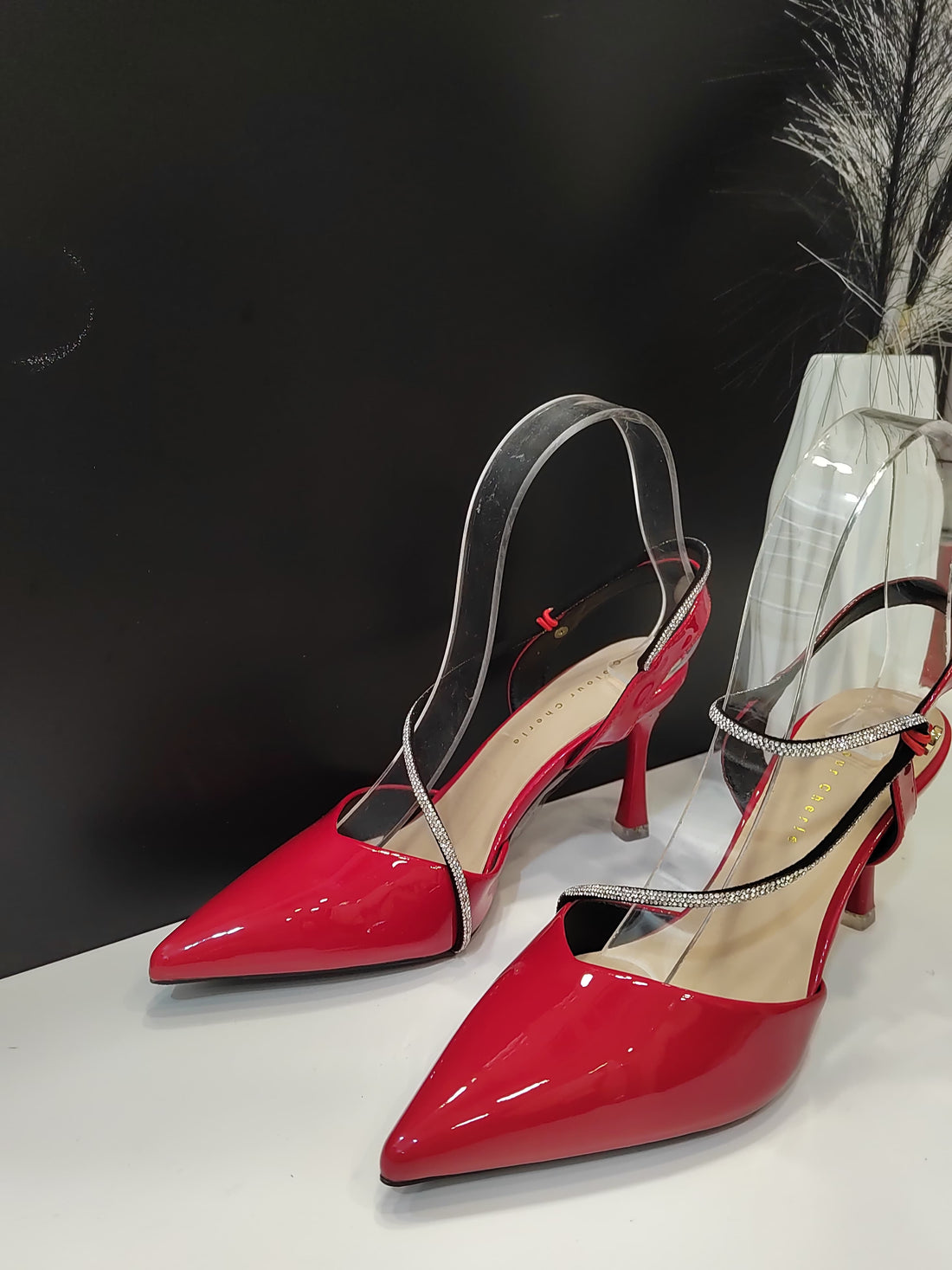 Tacón charol tira brillo