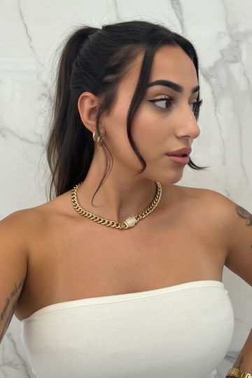 Collar cubana