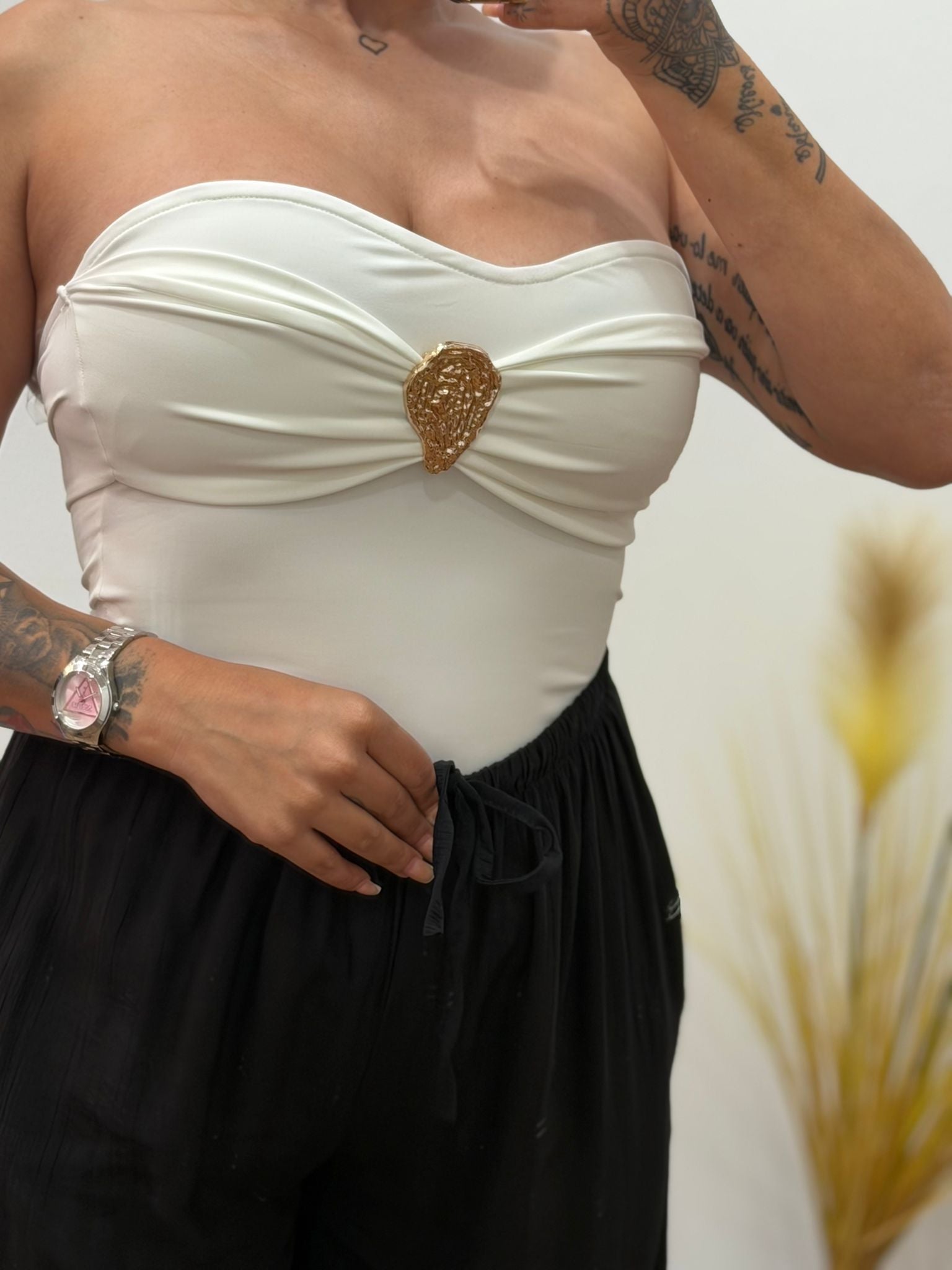 Body broche